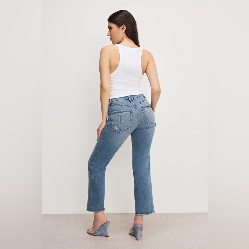 Good American Good Petite Straight Leg Light Blue Jeans - Picture 2 of 15